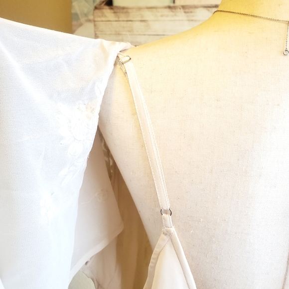 HOPE & IVY | Tie-Back Embroidered Maxi Wedding Dress in Ivory sz 14 - Picture 8 of 16